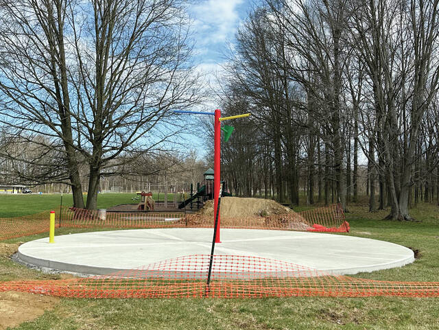 129485699_web1_splash-pad
Construction is underway on the spash pad at Kathryn Hanlon Park in Georgetown. Photo by Wade Linville