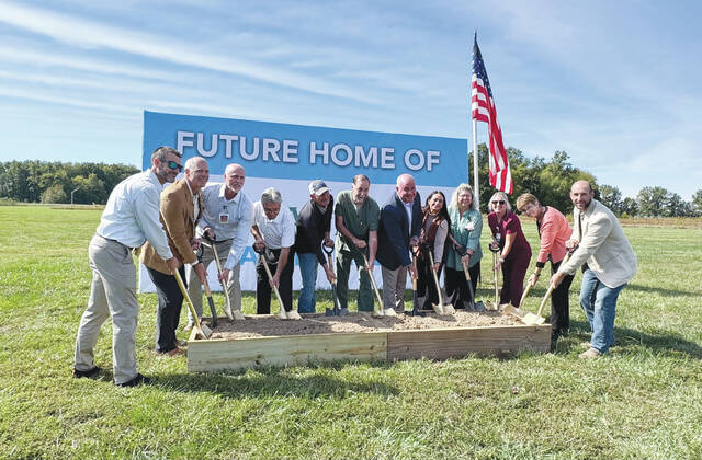 131854238_web1_ACRMC-ground-breaking
A ground breaking ceremony was held for the new Adams County Regional Medical Center facility in Mt. Orab on Oct. 10. Photo by Wade Linville