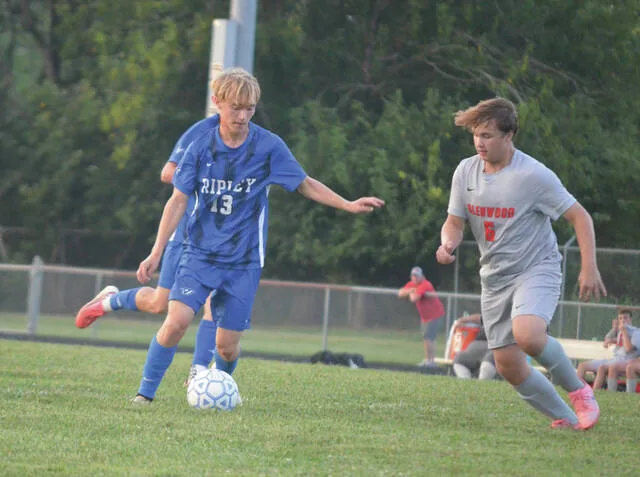 Ripleys Matthew Picolo delivers a pass during the Blue Jays Sept. 11 game against Glenwood New Boston. Photo by Wade Linville
